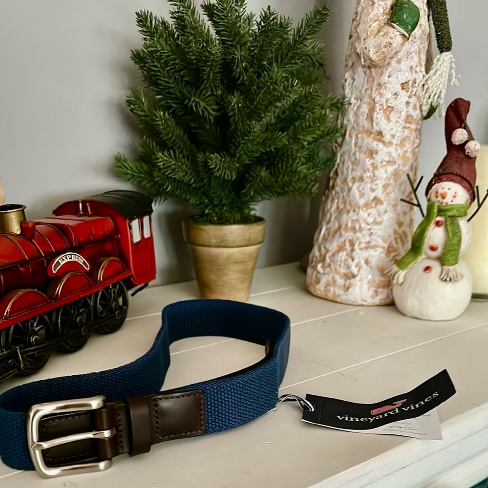 Vineyard vines men’s bungee belt size 30 NWT